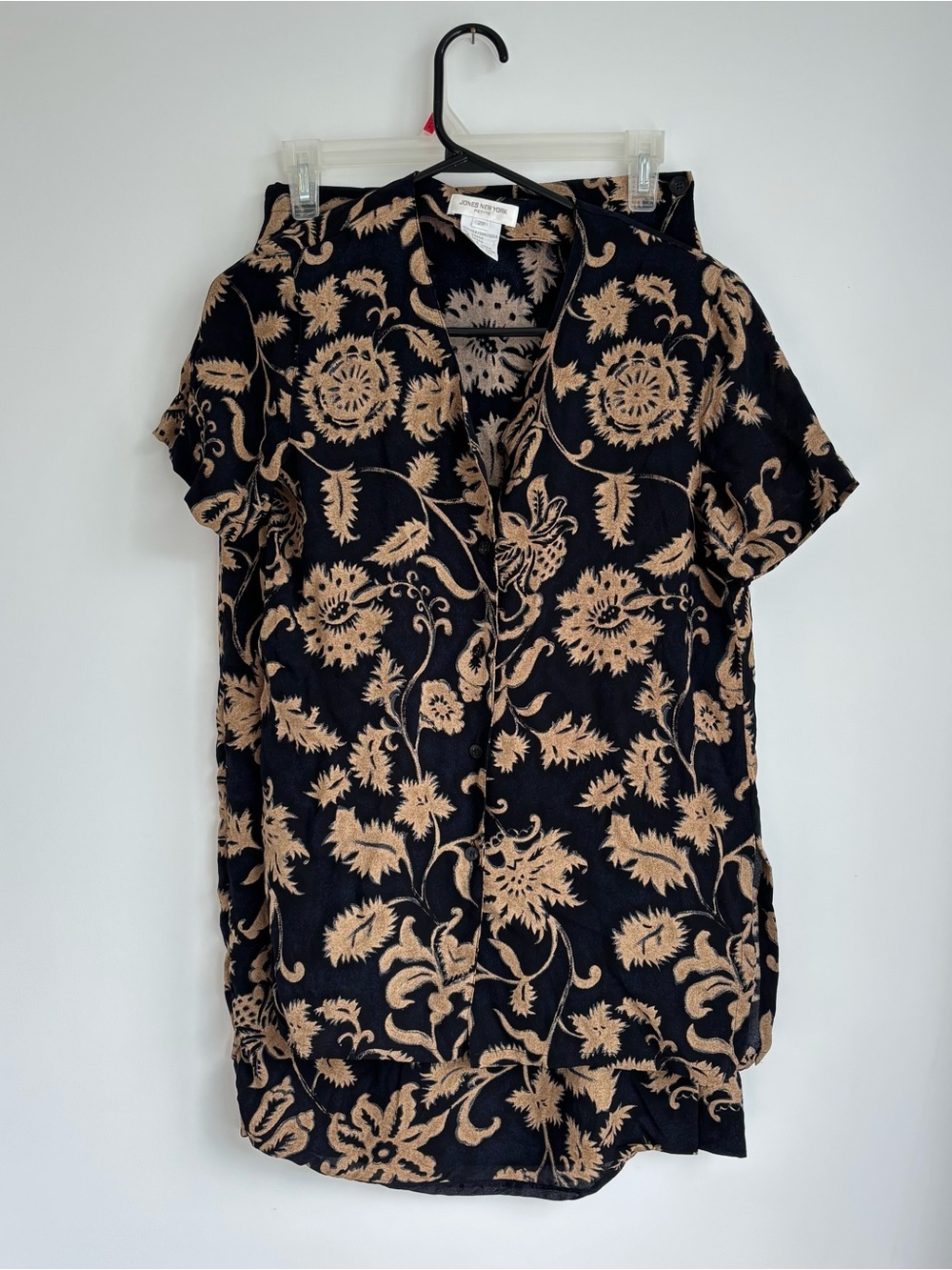 Vintage 100% silk Jones New York printed skirt and blouse set